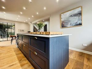 Photo 30- click for photo gallery